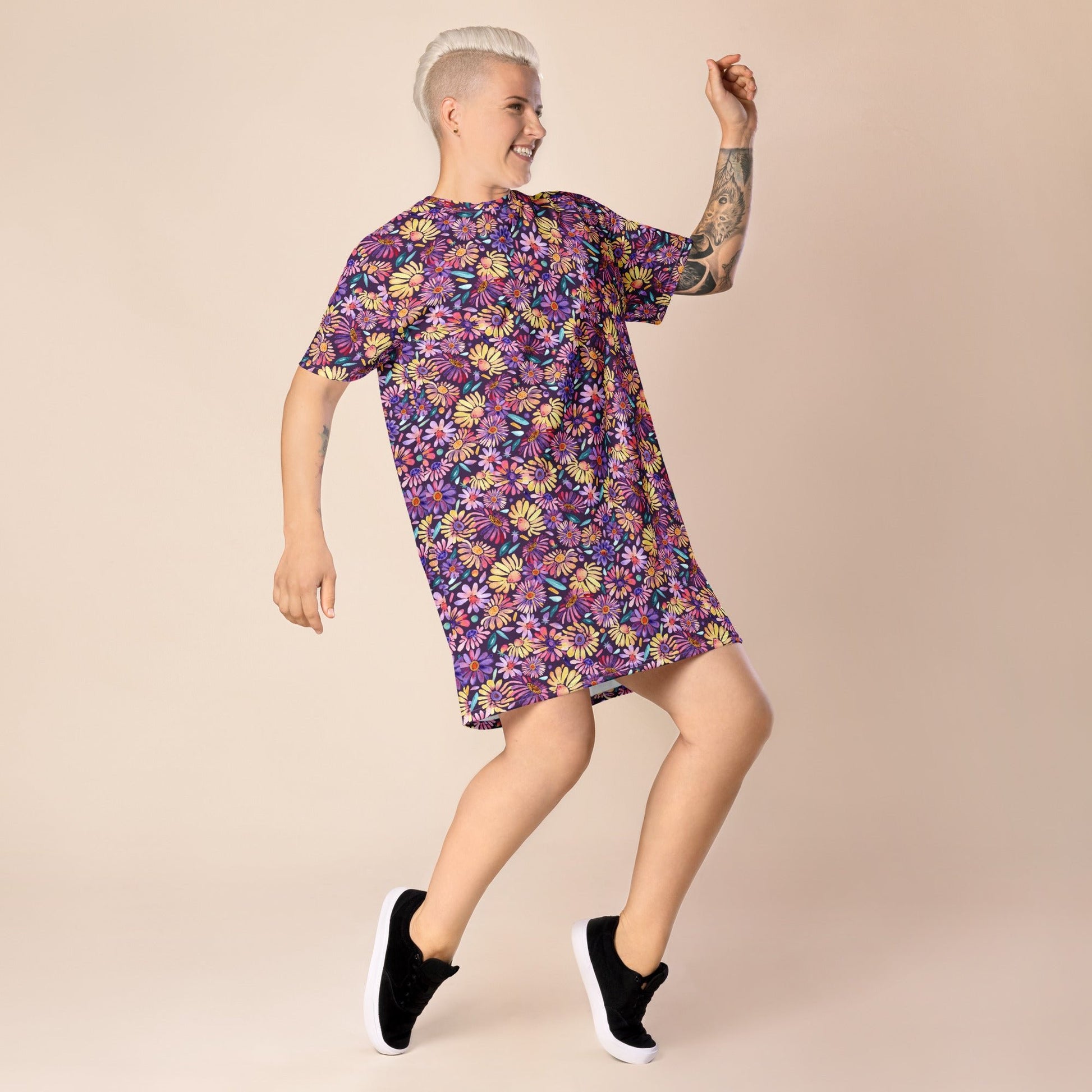 🌸 Purple Daisy Daydream – Watercolor T-Shirt Dress - SANDRAAS